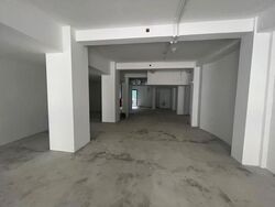 North Canal Road (D1), Retail #573662351